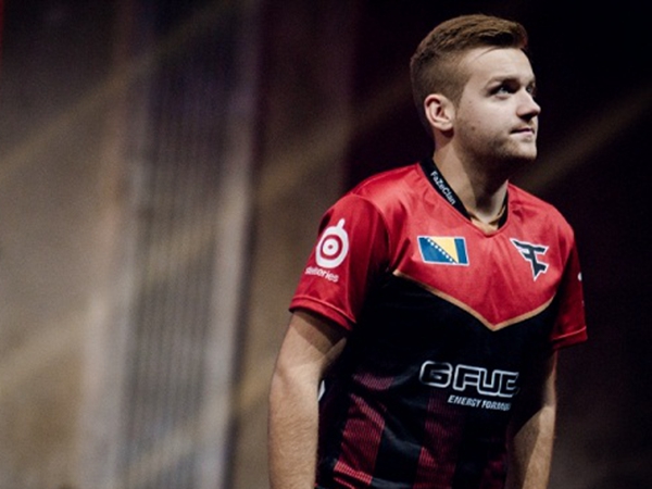 CNCSGO上热搜！Major TYLOO击败Sharks取首胜！