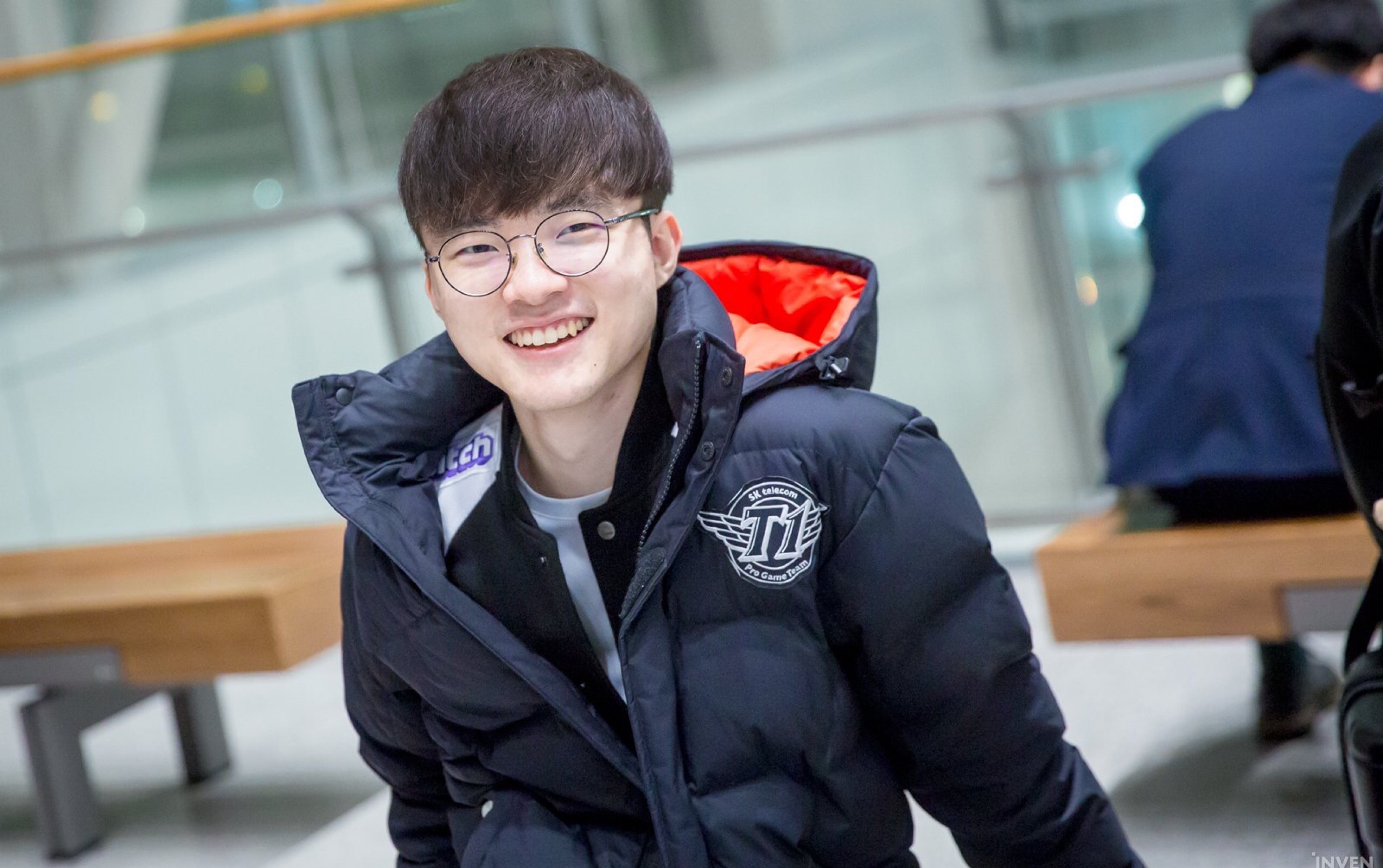 【战报】2025LPL春季赛 V5 2-0 FPX，Langx大发神威，V5保留晋级希望