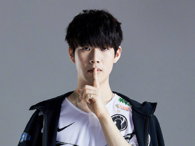 EDG官方为Jiejie庆生：愿你具潇洒襟怀，满抱皆春风和气