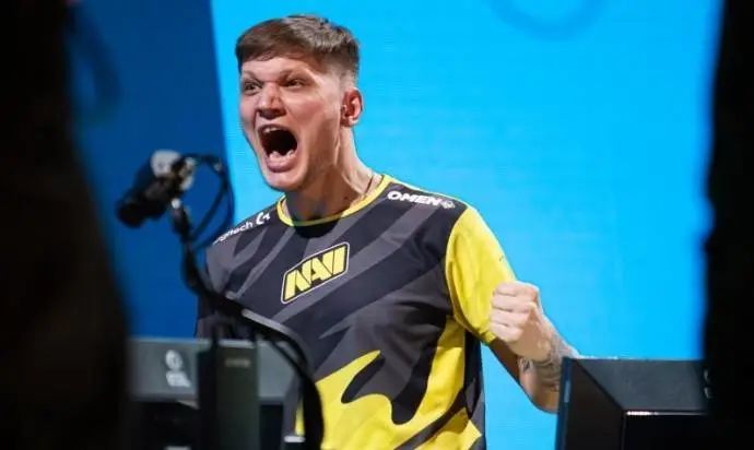 LPL解说管泽元疯狂暗示LWX，米勒并没有回应