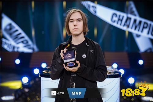 美国的刺痛！G2的思维和射击技巧都压制并赢得了第一场比赛！G2 1-0 T1